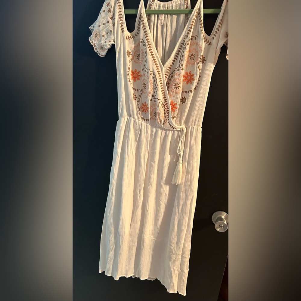 Xhilaration White embroidered dress